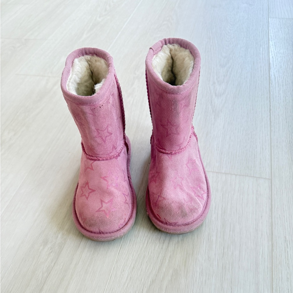 Classic II toddler pink star patterned Ugg Boot